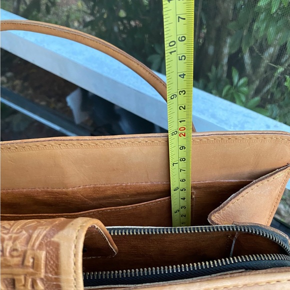 Vintage Mexican Tooled Leather Accordion Handbag - Picture 3 of 8